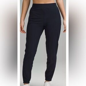 Lululemon navy blue jogger pant. Zipper at ankle